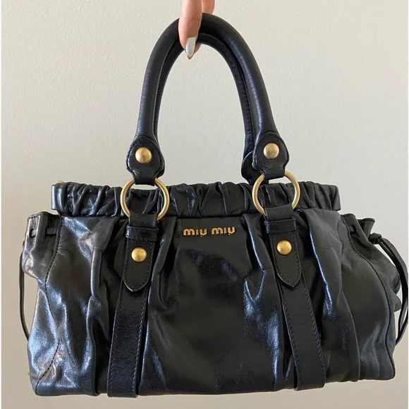 バッグ miu miu vitello lux Bag Shiny black y2k miu miu vitello lux bag Shiny black y2k gold hardware